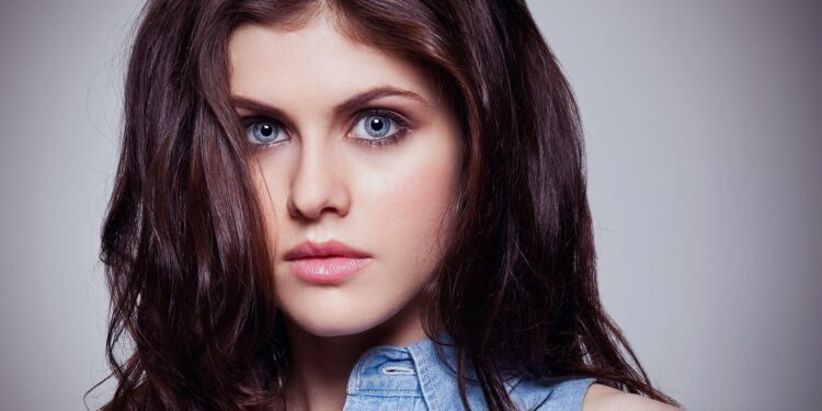 alexandra daddario net worth